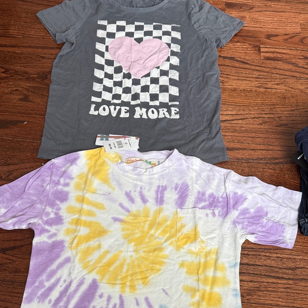 Vintage Havana Gray Love More Checkered Heart Tee